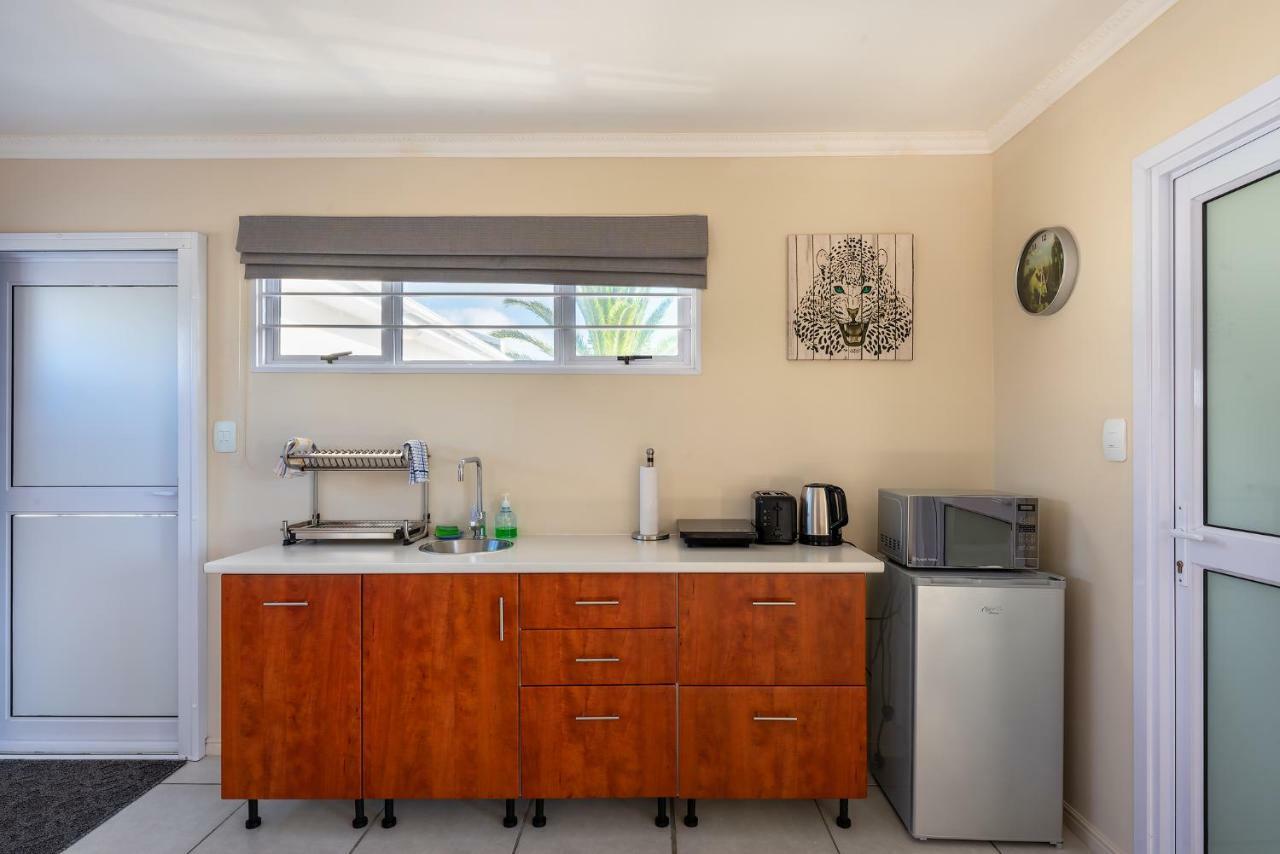 Pro Moni'S Guesthouse Muizenberg Luaran gambar