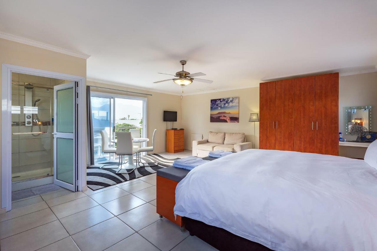 Pro Moni'S Guesthouse Muizenberg Luaran gambar